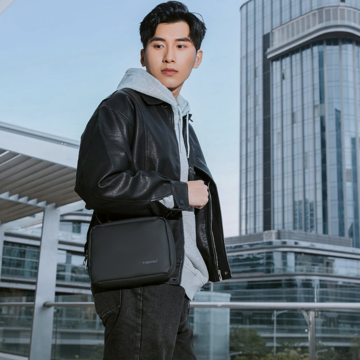 Tigernu Multi Functional Expansion Compartment, USB Waterproof and Breathable Honeycomb Back Panel, Nylon 3-in-1 Detachable Travel Bag