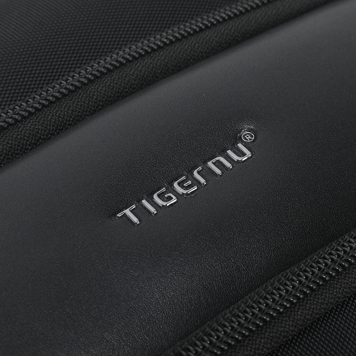 Tigernu Fashion Daily Portable Lightweight Laptop Bag Nylon S-Shaped Ergonomic Dynamic Expansion Men's Backpacks Backpack for Men