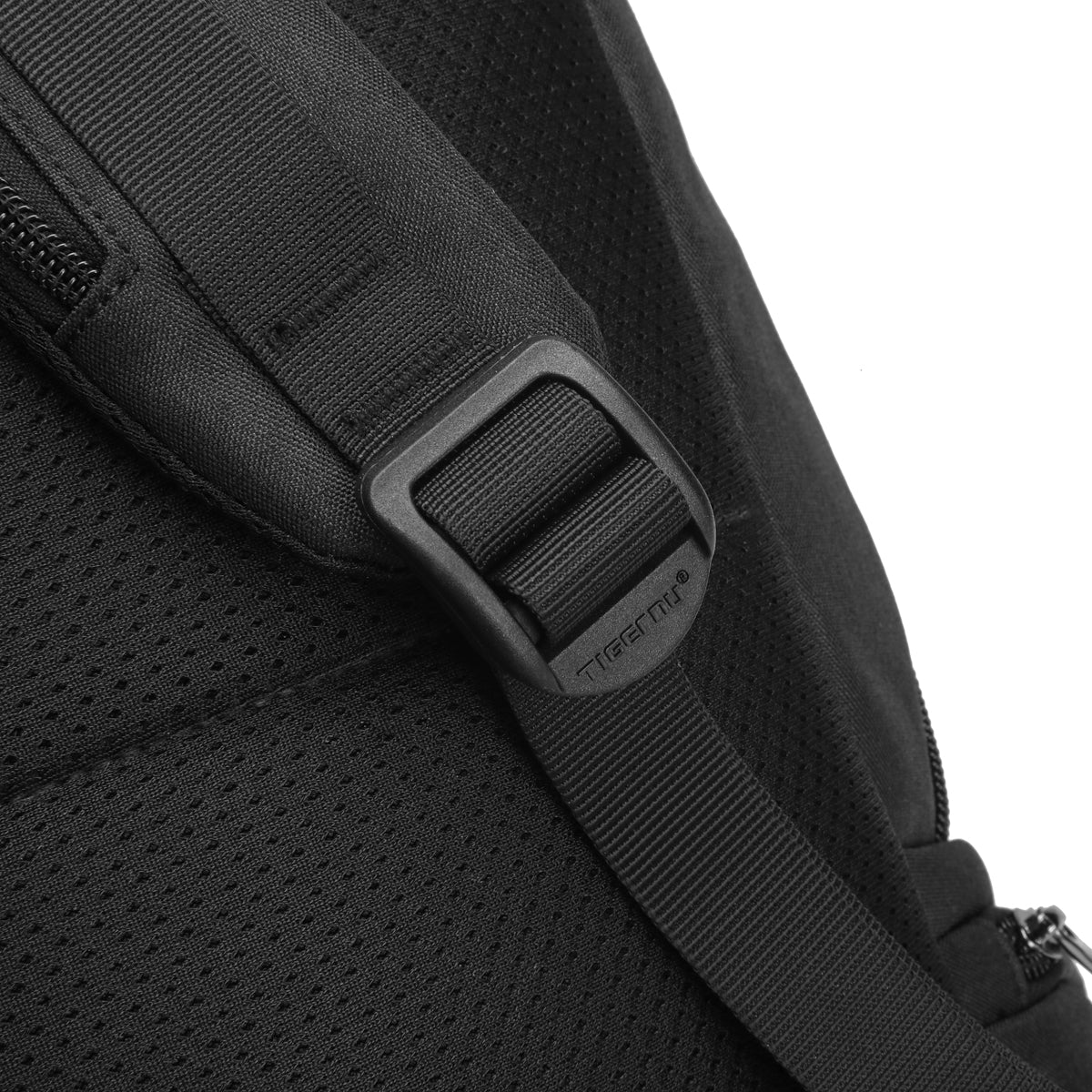 Tigernu High Quality Wholesale 15.6 Inch Computer Compartment Nylon USB Breathable Lightweight Waterproof Outdoor Travel Bag