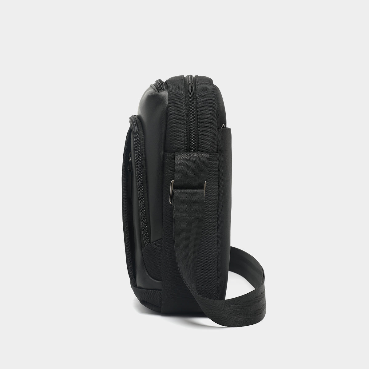 TIGERNU Men's Multifunctional Nylon Laptop Shoulder Sling Bag 9.7inches Fashionable Multi-Pocket Storage for Commuting