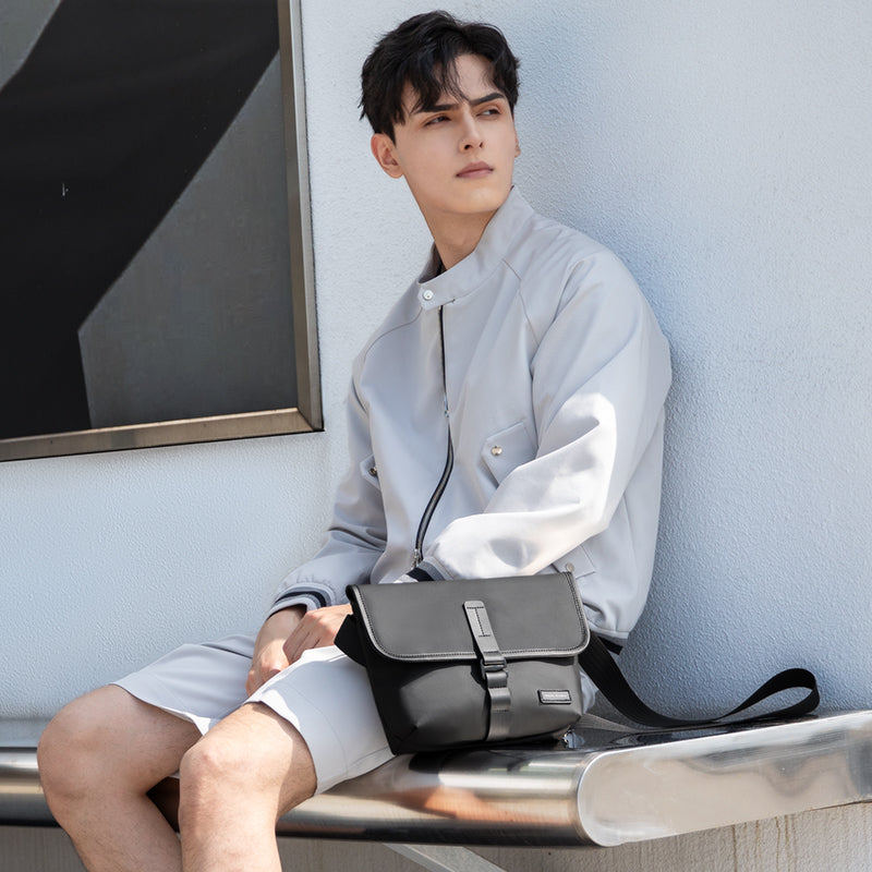 Mark Ryden Factory Hot Sale Men's Crossbody Bag Wholesale Multifunctional Outdoor Sports Cycling Shoulder Bag Chest