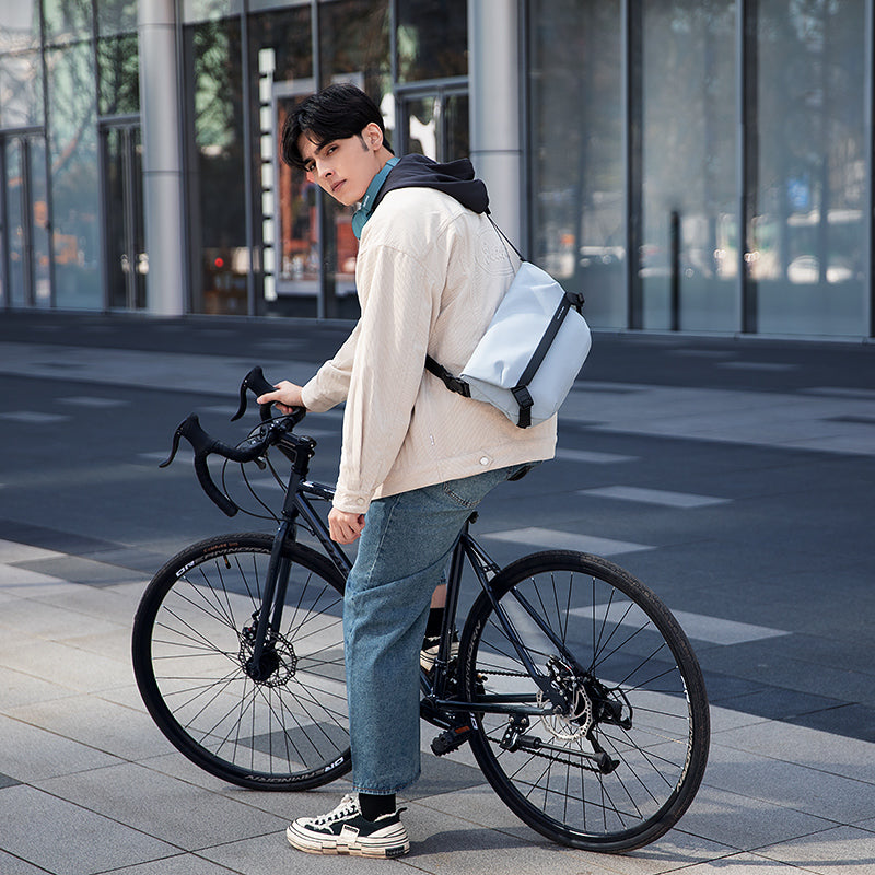 Mark Ryden Selling Explosive Men's Crossbody Bag Sports Cycling wholesale crossbody bag